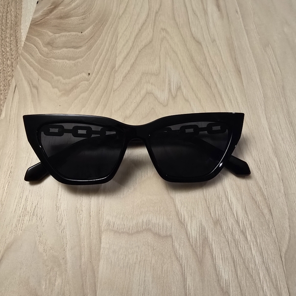Foxblood Accessories - Foxblood Chain Sunglasses